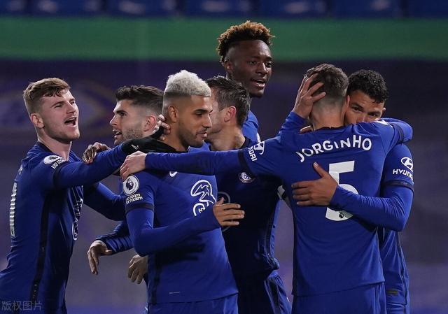  切尔西新帅首秀失利，布莱顿爆冷登顶积分榜  