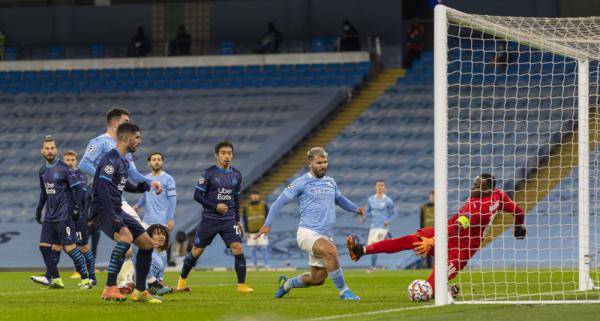  马赛锋线全面开花强势跻身欧战区行列